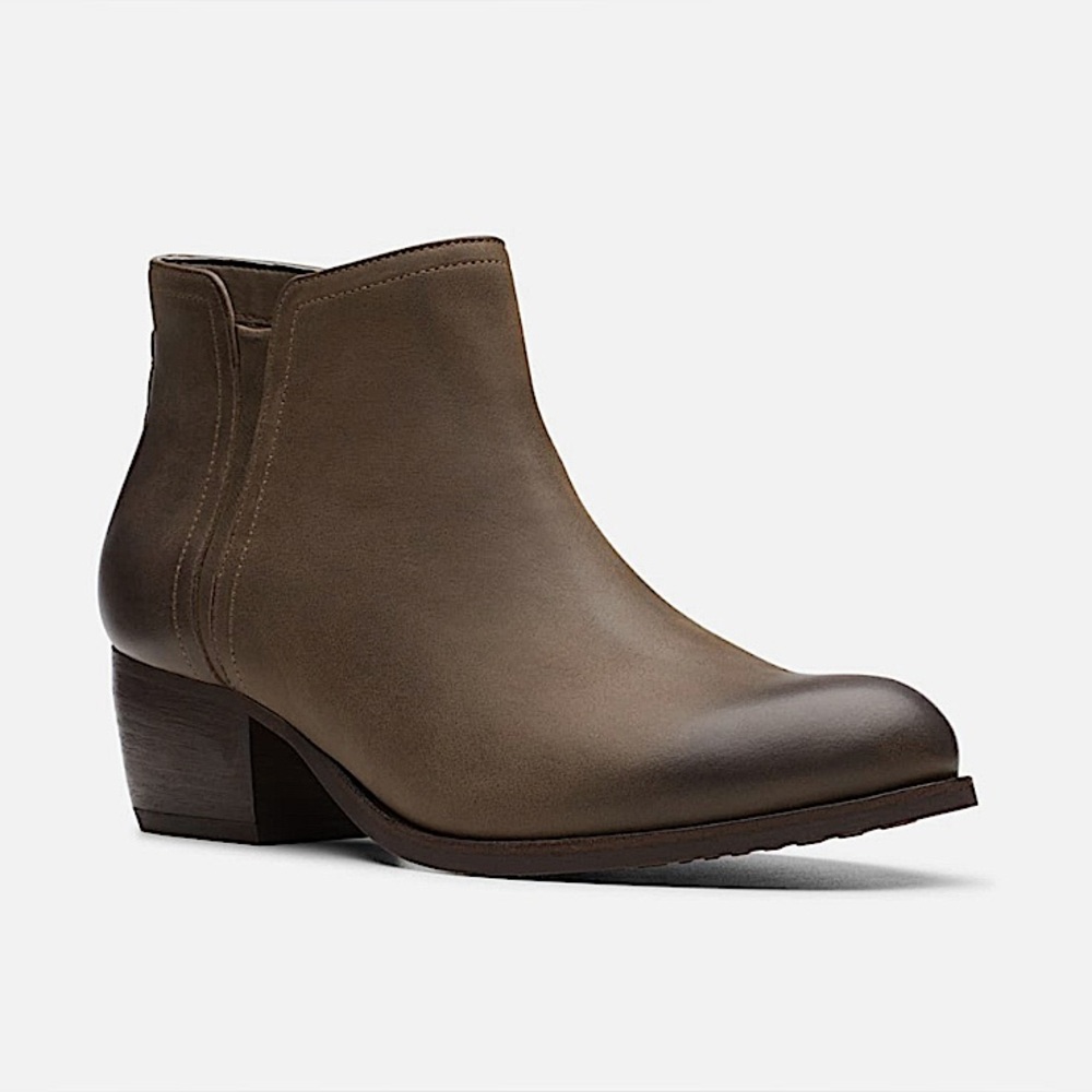 NIB Clark’s Ankle Boots